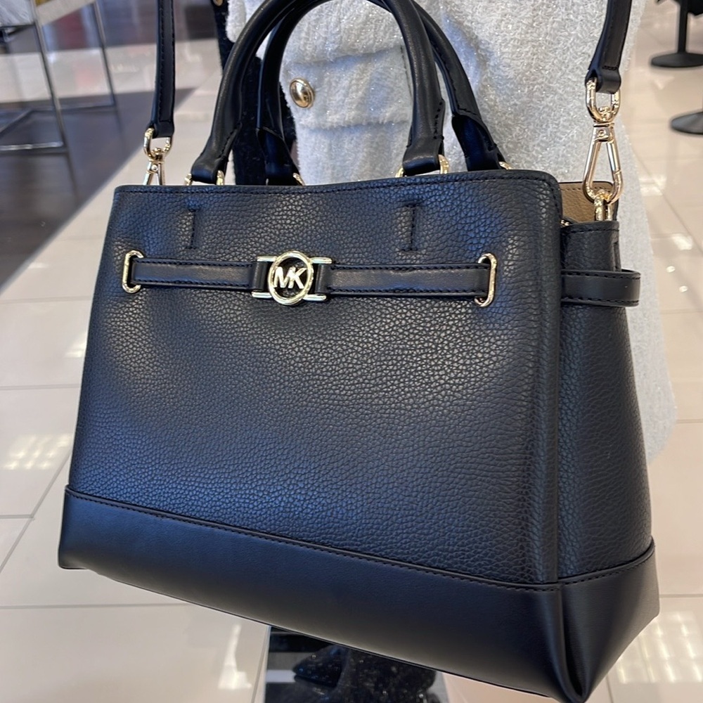 Michael Kors Mercer Large Top-Zip Belted Satchel Crossbody Center Zip
Black
NWT - Picture 14 of 16